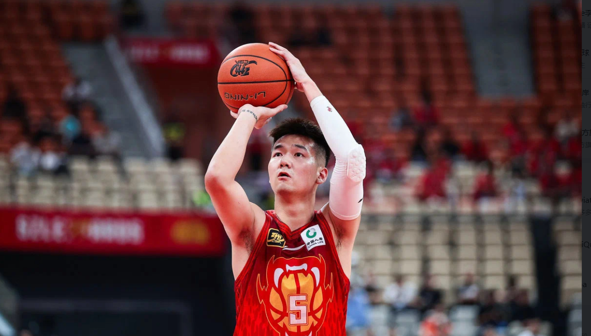 包含亚冠倒计时，深圳男篮今晚伤情更新，细节引发关注，赛场秩序良好，训练强度明显提升的词条